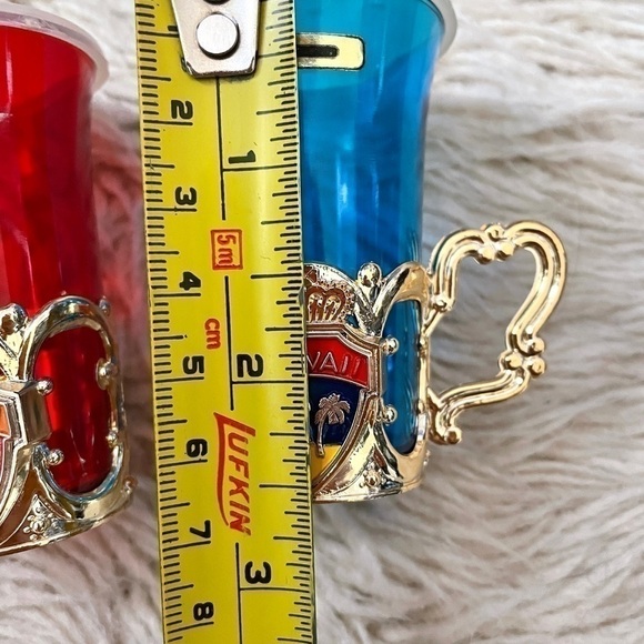 Vintage Hawaii Red Blue Plastic Salt & Pepper Shakers - made in Japan 🇯🇵 - Picture 8 of 11